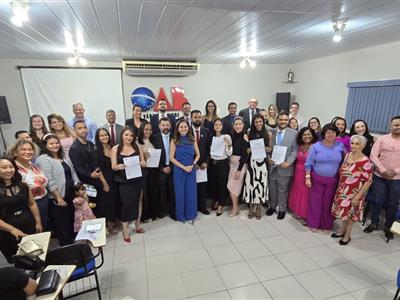 Foto da Notícia: Gisela Cardoso participa da entrega de certidões na 5ª Subseção da OAB-MT