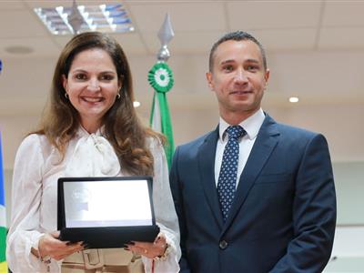 Foto da Notícia: Por sua atuação, OAB-MT recebe outorga concedida pelo TRE-MT